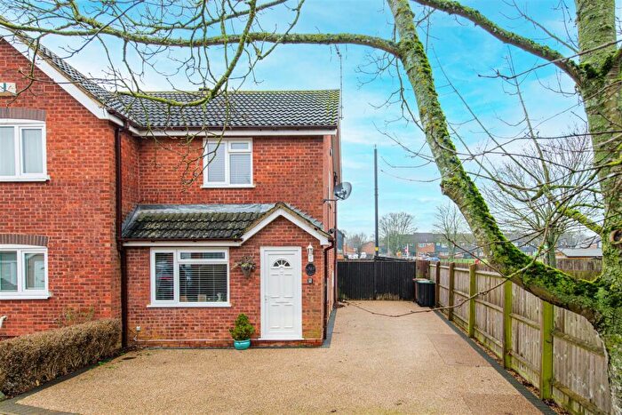 2 Bedroom House For Sale In Dale Close, Wellingborough, NN8