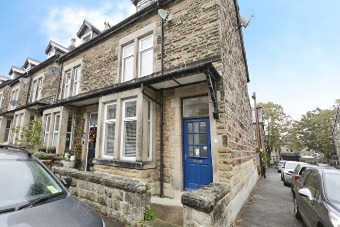 4 Bedroom End Of Terrace House For Sale In Duchy Grove, Harrogate, North Yorkshire, HG2
