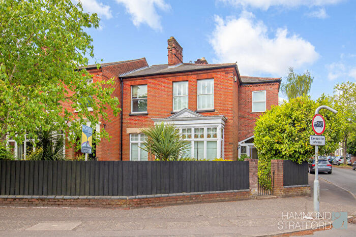 4 Bedroom Semi-Detached House For Sale In Mile End Road, Norwich, NR4