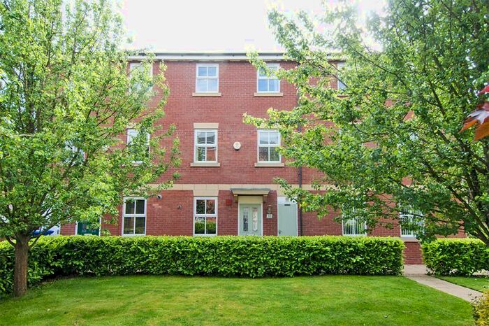 5 Bedroom Town House To Rent In Kingfisher Court, St Matthews, Burntwood, WS7