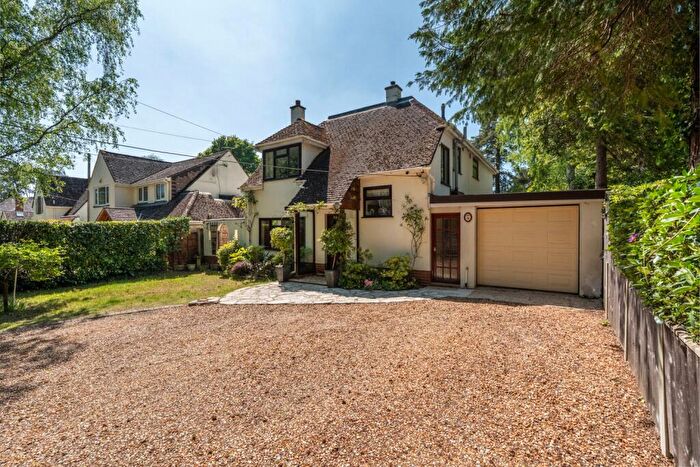 4 Bedroom Detached House For Sale In Queens Road, Ferndown, Dorset, BH22