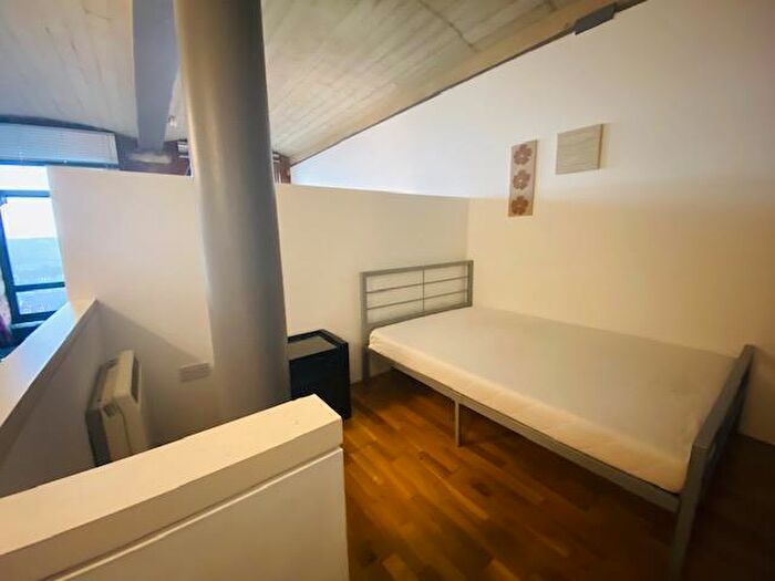 1 Bedroom Flat To Rent In Velvet Mills, Bradford, BD9