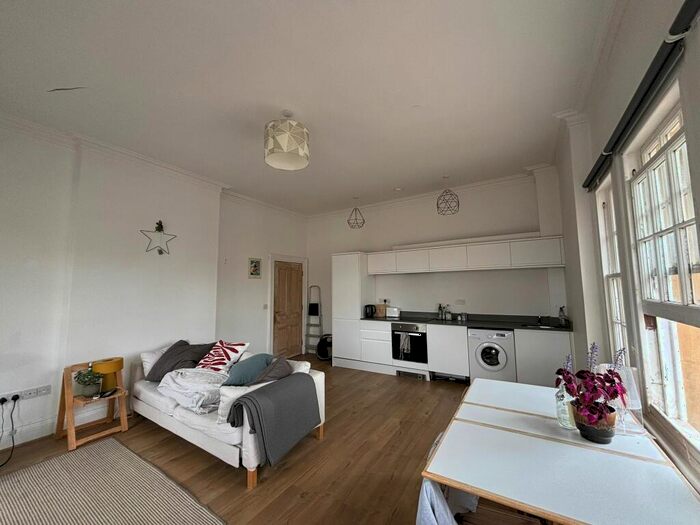 2 Bedroom Apartment To Rent In Whiteladies Road, Bristol, BS8