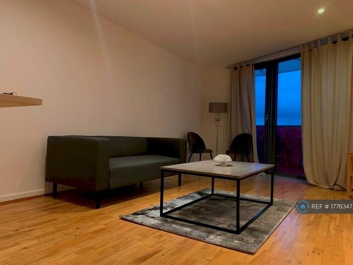 2 Bedroom Penthouse To Rent In Icona Point, London, E15