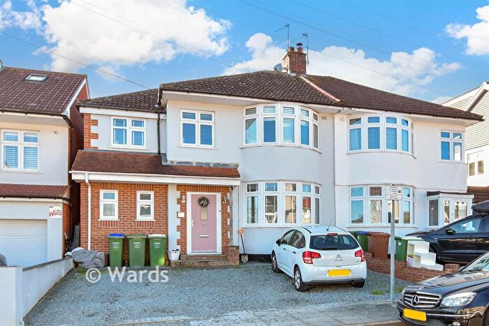 4 Bedroom Semi Detached House For Sale In Martens Close, Bexleyheath, Kent, DA7