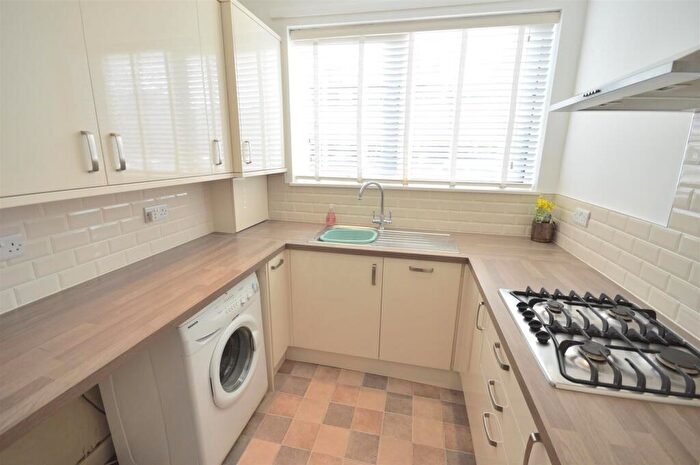 2 Bedroom Apartment To Rent In Temple Road, Sale, M33