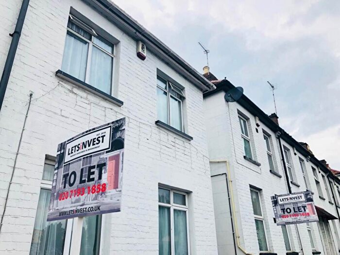 3 Bedroom House To Rent In Burnt Oak Broadway, HA8