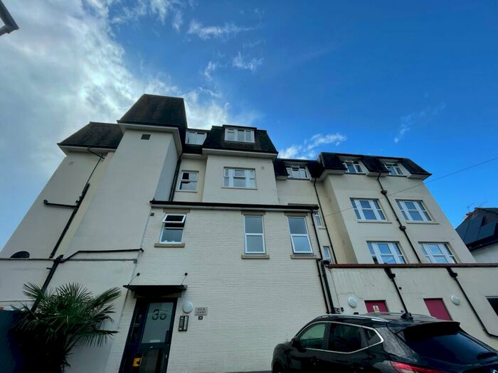 1 Bedroom Flat To Rent In Palm Court, Bournemouth, BH1