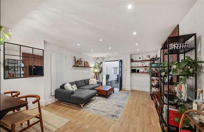 2 Bedroom Flat For Sale In Wheler Street, London, E1