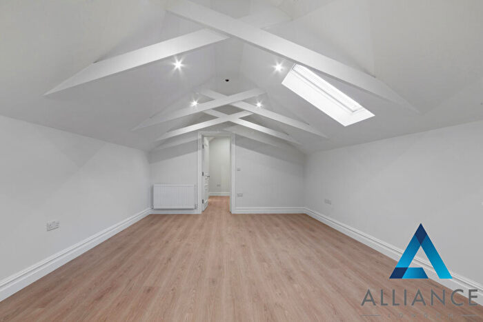 1 Bedroom Flat For Sale In South Norwood, London, SE25