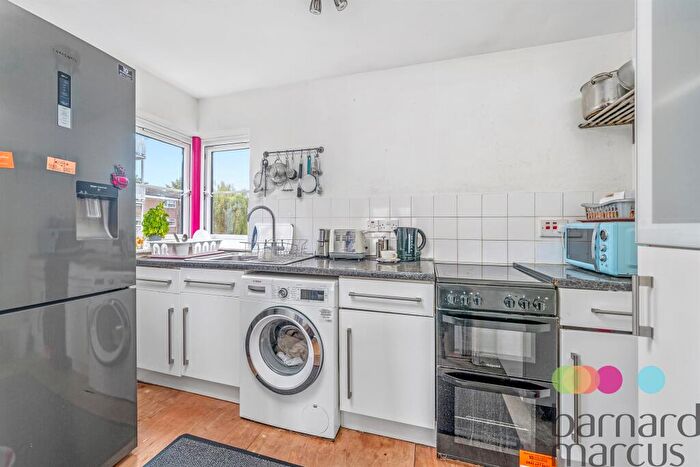 1 Bedroom Flat For Sale In Pageant Avenue, London, NW9