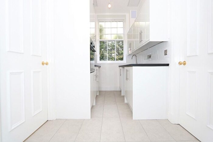 1 Bedroom Flat To Rent In Crown Road North, Glasgow, G12