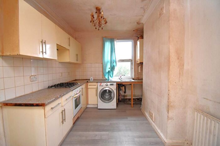 3 Bedroom Terraced House For Sale In Tewson Road, Plumstead, SE18