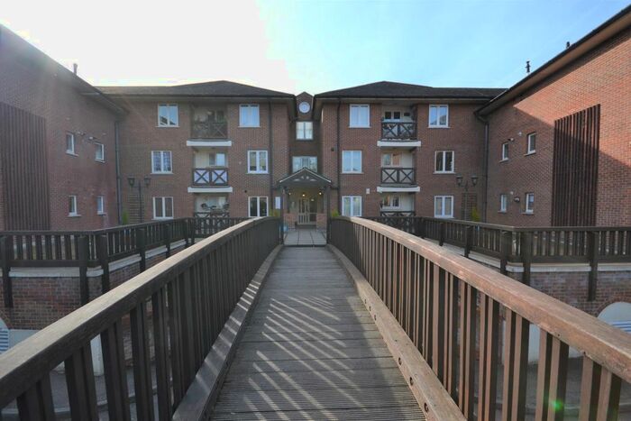 2 Bedroom Flat To Rent In Woodside Grange, Holden Road, Woodside Park, London, N12