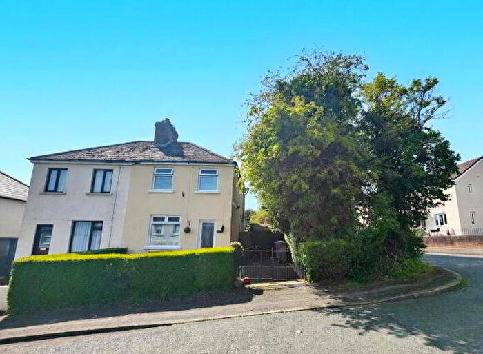 3 Bedroom Semi-Detached House For Sale In Silverstream Gardens, Belfast, BT14