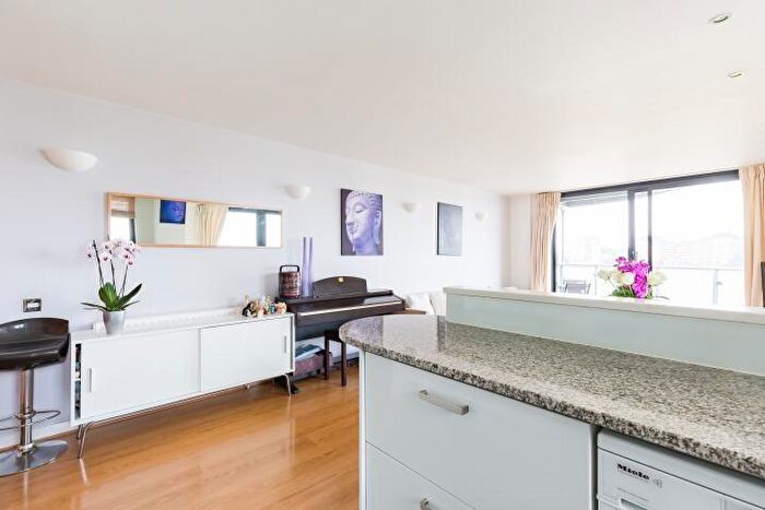 2 Bedroom Flat For Sale In Ocean Wharf, Westferry Road, London, E14