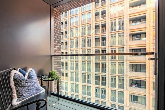 2 Bedroom Flat To Rent In Charles Clowes Walk, London, SW11