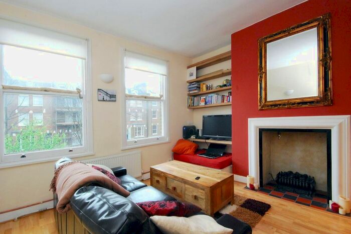 1 Bedroom Flat To Rent In Hartham Road, Islington, London, N7