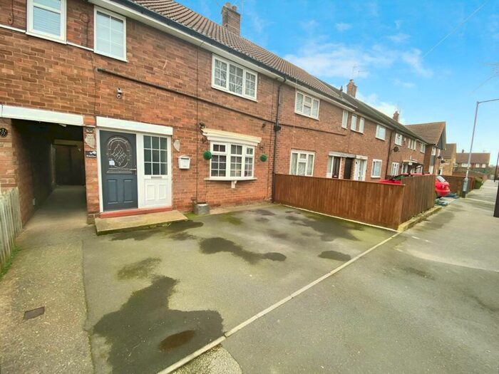 2 Bedroom Terraced House For Sale In Stockwell Grove, Hull, East Yorkshire, HU9