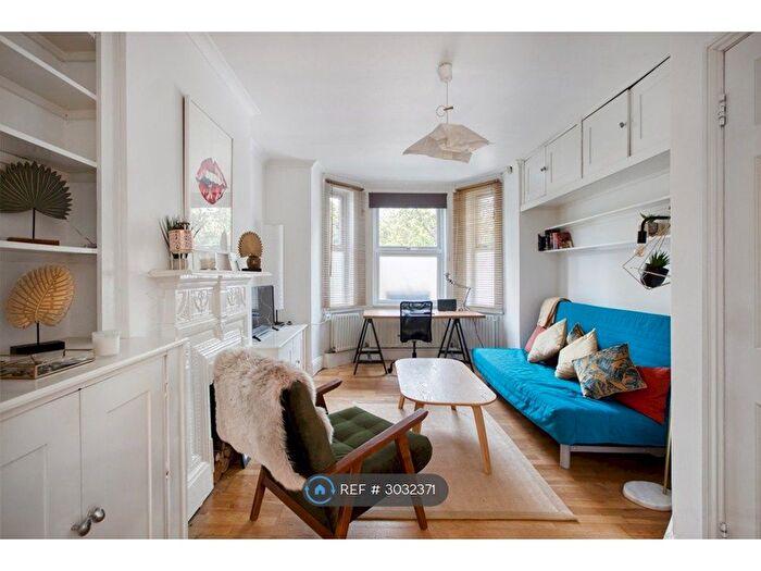 1 Bedroom Flat To Rent In Norwood Road, London, SE24
