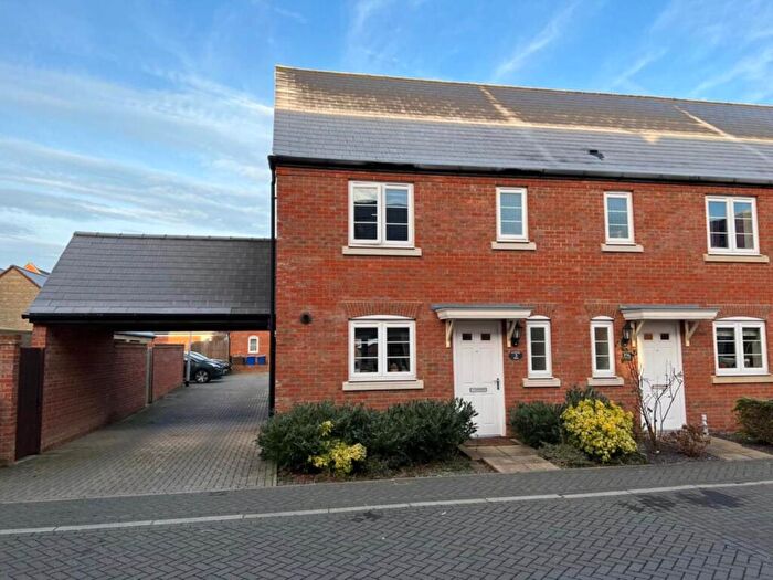 3 Bedroom End Of Terrace House To Rent In Wetherby Road, Bicester, OX26
