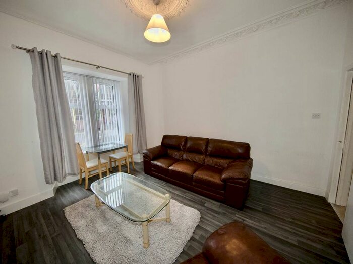 2 Bedroom Flat To Rent In High Street, Lochee, Dundee DD2