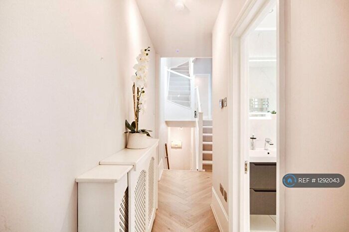 3 Bedroom Flat To Rent In Harvist Road, London, NW6
