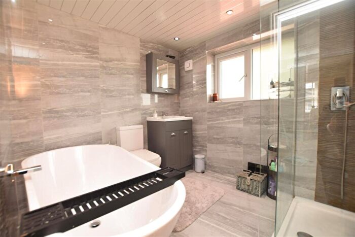 3 Bedroom Semi-Detached House For Sale In Boardman Fold Road, Alkrington, M24