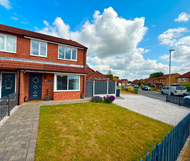 3 Bedroom Semi-Detached House To Rent In Wolsey Way, Uphill Lincoln, Lincoln, LN2
