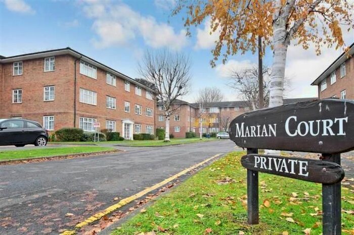 2 Bedroom Flat To Rent In Robin Hood Lane, Sutton, SM1