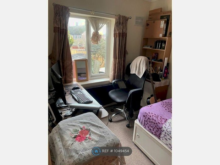 3 Bedroom Terraced House To Rent In Balchen Road, London, SE3