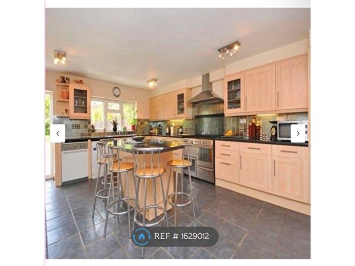 6 Bedroom Semi-Detached House To Rent In Carolina Road, Thornton Heath, CR7
