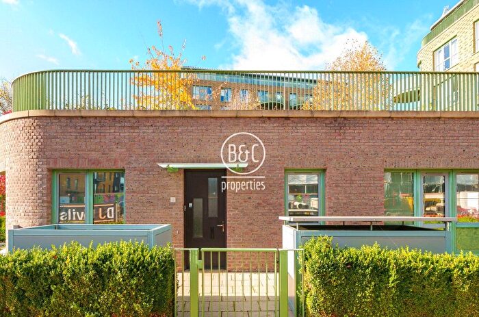 3 Bedroom Flat For Sale In Tudway Road, Kidbrooke, London, SE3