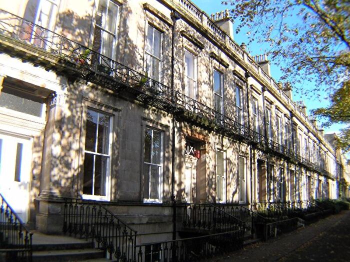 3 Bedroom Flat To Rent In Ruskin Terrace, West End, Glasgow, G12