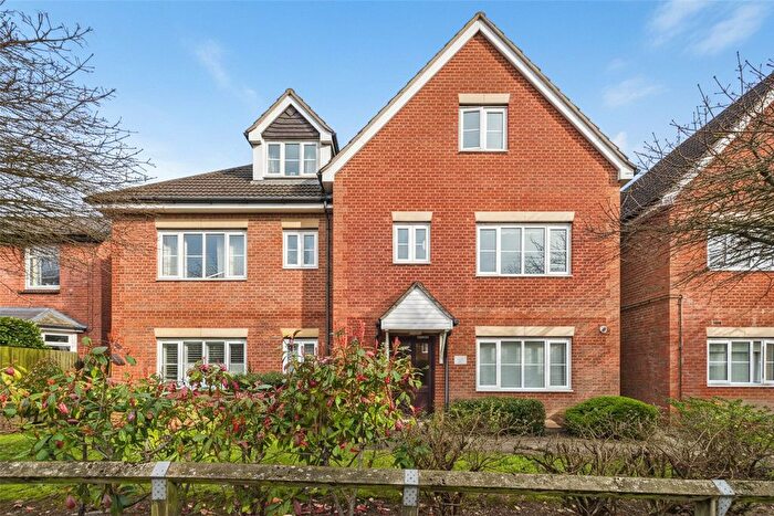 2 Bedroom Flat For Sale In Hunters Court, - Reading Road, Wokingham, Berkshire, RG41