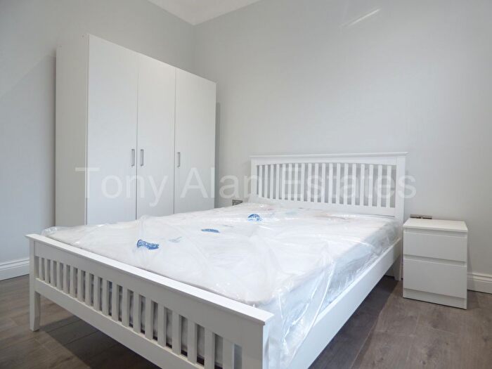 2 Bedroom Flat To Rent In Granville Road, London, N22