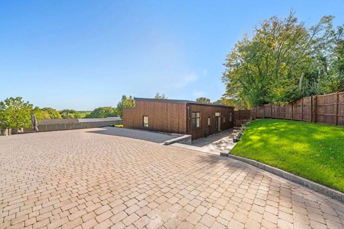 3 Bedroom Detached Bungalow To Rent In Well Hill, Orpington, BR6