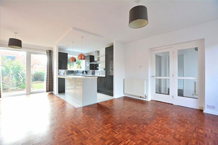 2 Bedroom Apartment To Rent In Lyme Farm Road, Lee, London, SE12