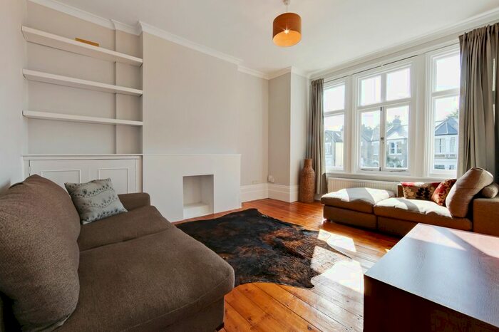 2 Bedroom Flat To Rent In Kempshott Road, Streatham SW16