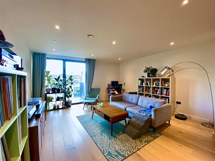 2 Bedroom Flat To Rent In Clarendon Court, The Denizen, Golden Lane, London, EC1Y