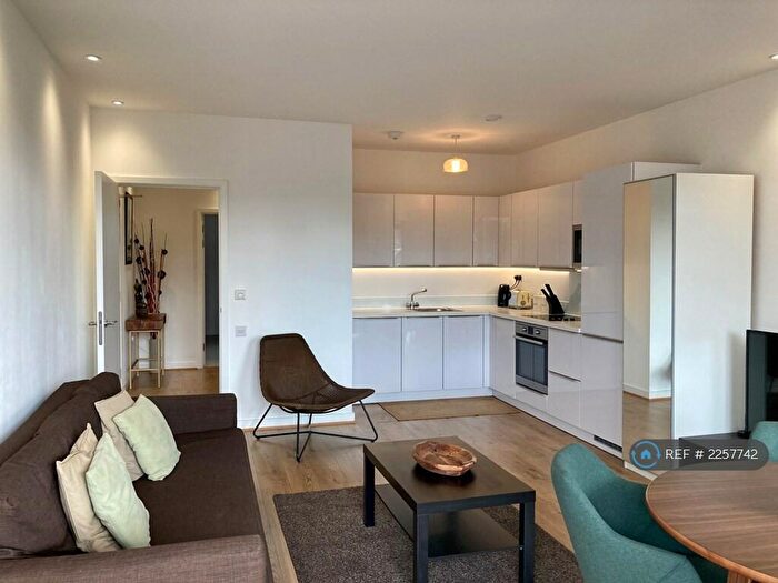 1 Bedroom Flat To Rent In Gibson Road, London, SE11