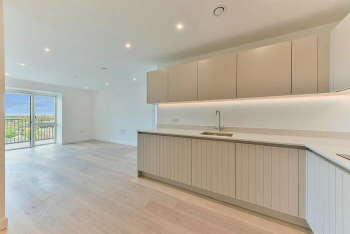 2 Bedroom Flat To Rent In Botanist House, Royal Docks, London, E16