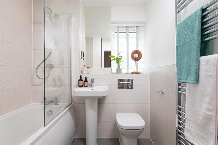 3 Bedroom End Of Terrace House For Sale In Oundle Road, Alwalton, Peterborough, PE7