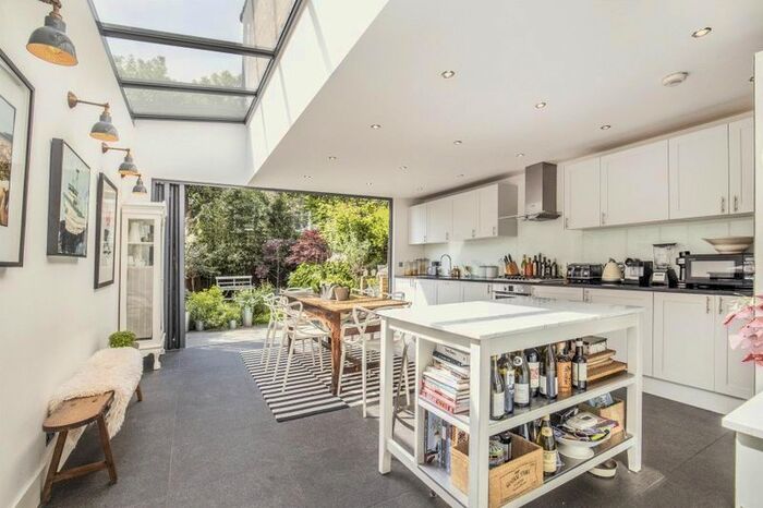 5 Bedroom Terraced House To Rent In Roxwell Road, London, W12