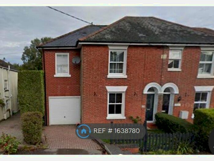 4 Bedroom Semi-Detached House To Rent In Hound Road, Southampton, SO31