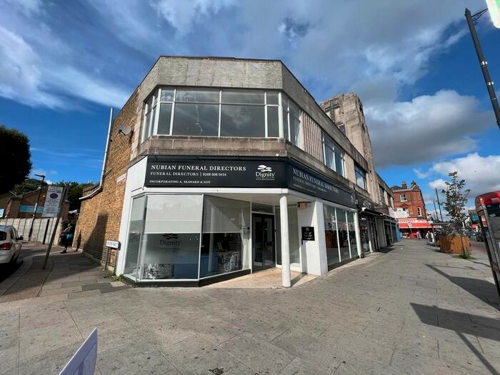 2 Bedroom Flat To Rent In High Road, London, N17