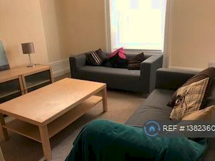 1 Bedroom Flat To Rent In Chapel Street, Aberdeen, AB10