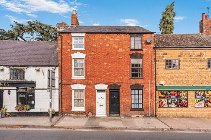 3 Bedroom Terraced House For Sale In West Bar Street, Banbury, OX16