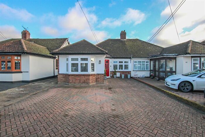 3 Bedroom Semi-Detached Bungalow For Sale In Thorndon Avenue, West Horndon, Brentwood, CM13