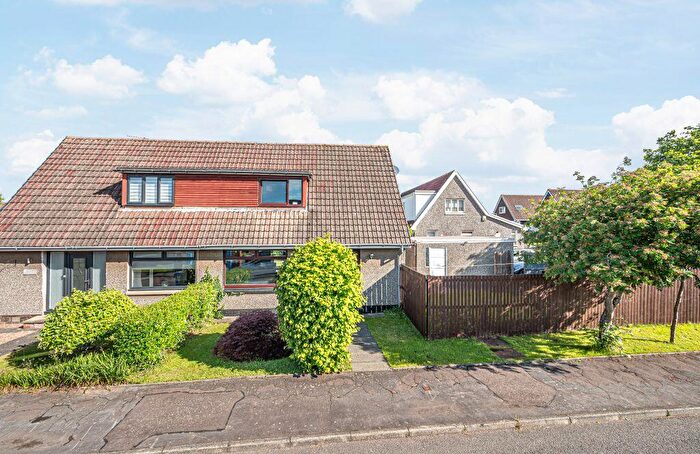 3 Bedroom Semi Detached House For Sale In Northbank Road, Cairneyhill, KY12